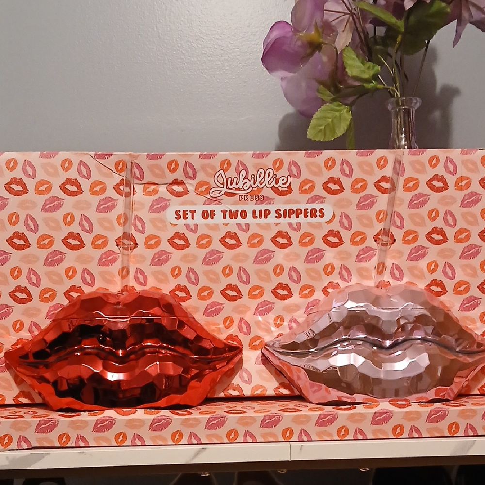 Lip Sippers Set - Red and Pink With Straws - Picture 7 of 7